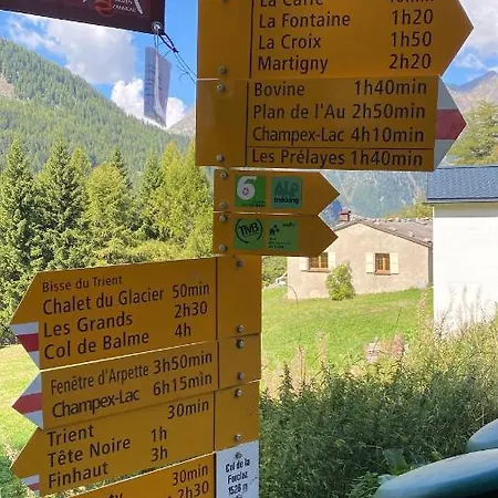 Mountain Apartment. 아파트 Val dʼIlliez